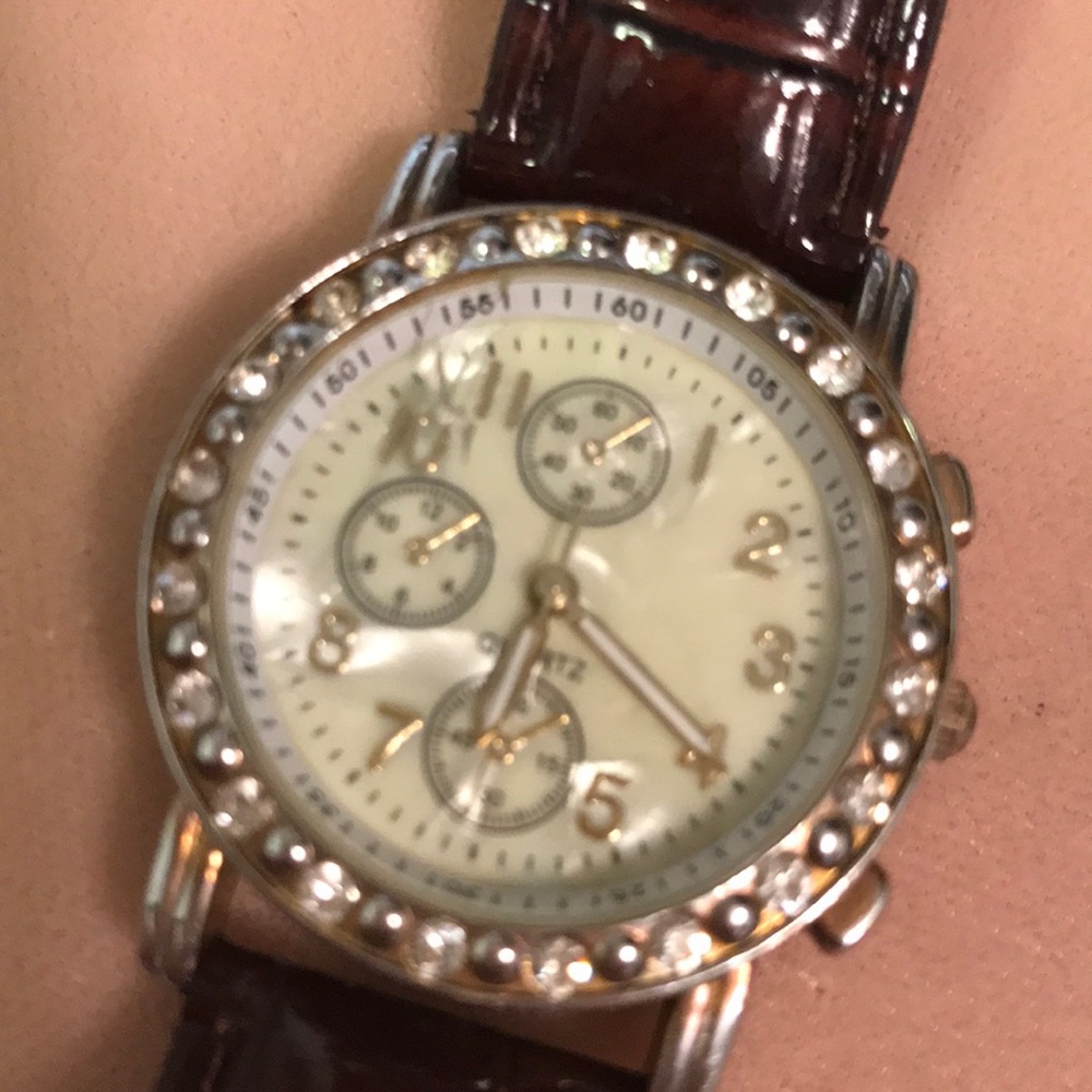 Quartz Watch - Picture 3 of 8
